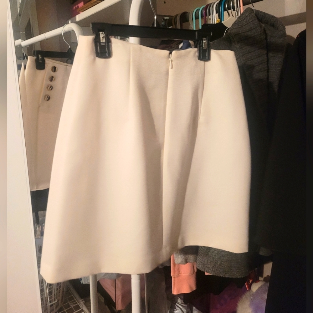 Short skirt